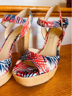 Jessica Simpson Priella platform sandals palm print design