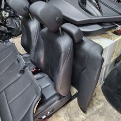 19 Kia Stinger seats an doors panels 