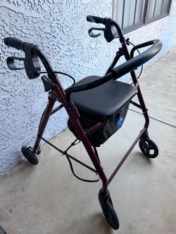 4-Wheel Rollator Walker with Seat and storage