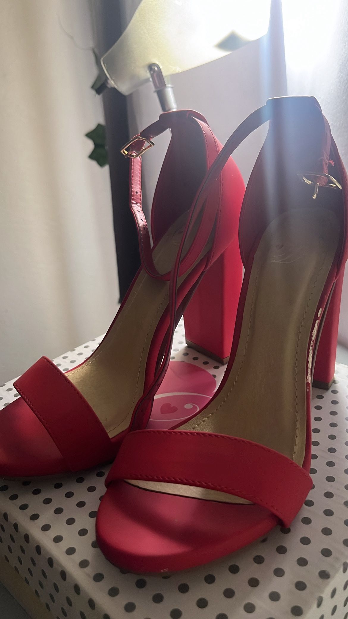 red heels size 6