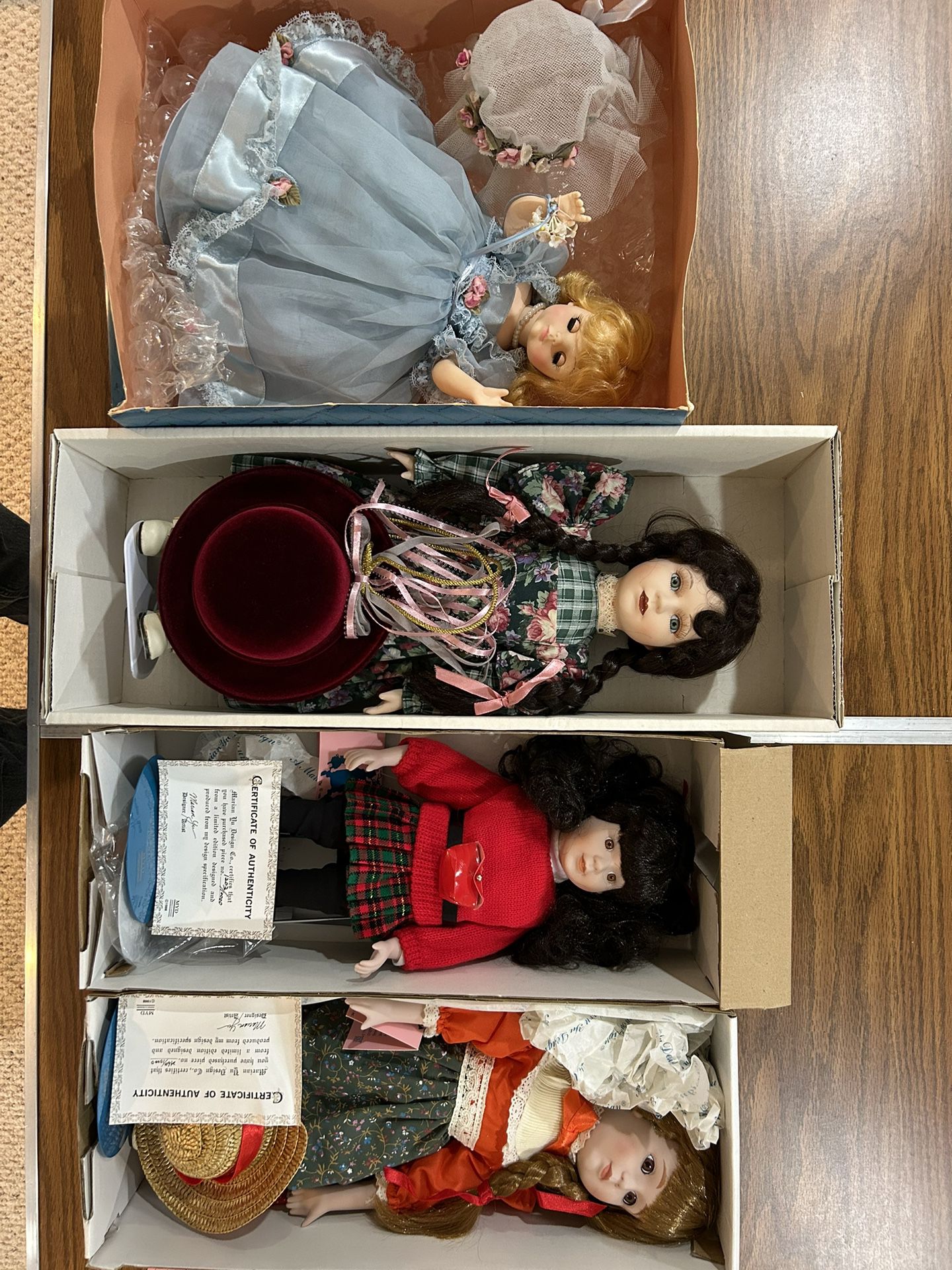 Collectible Vintage Dolls 