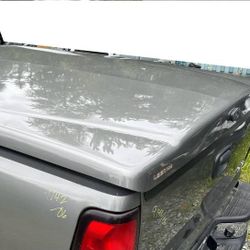 Leer 700 Tonneau Cover For 99-06 Chevy Silverado GMC Sierra 6.5’ Box Stock #9142