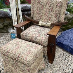 Oak Mission Rocker With Foot Stool