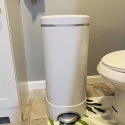 Diaper pail toilet baby room bathroom trash