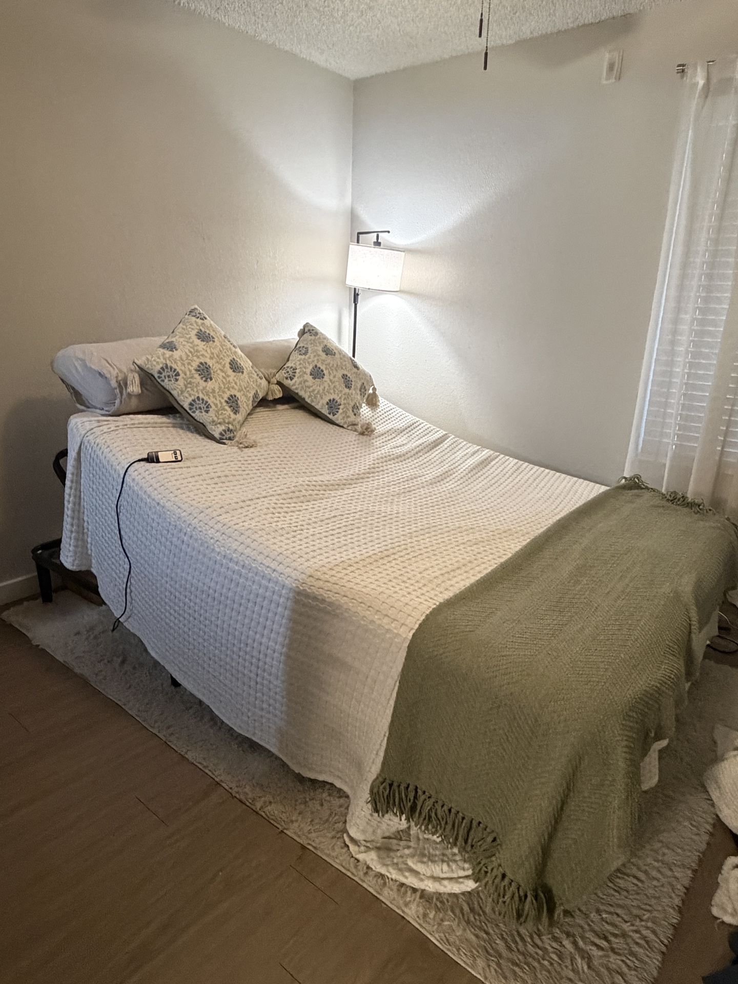 Posturepedic® Hybrid Ashurst 11" Firm Mattress And Electric Base