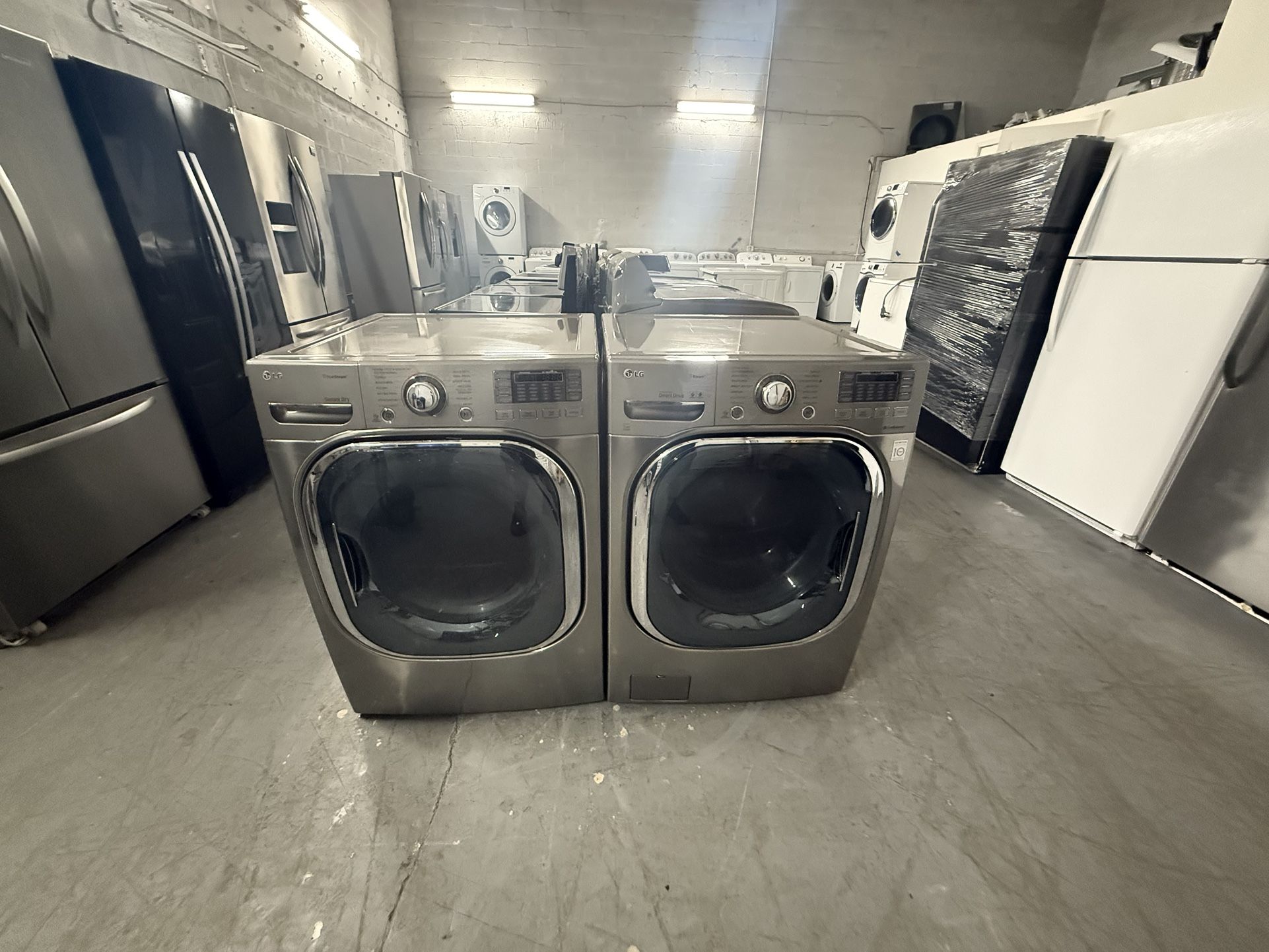 LG Washer And Dryer Set “27 ( Lavadora Y Secadora )