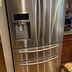 Refrigerator 