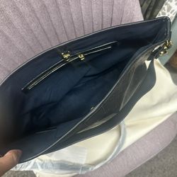 Black Handbag 