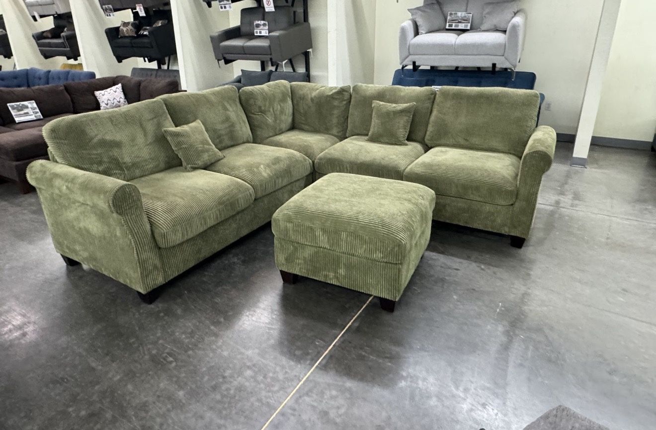 Sofa Sectional w/ Free Ottoman