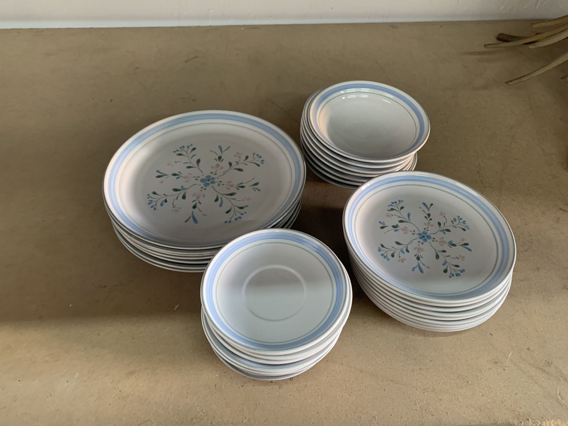 Set of farcino dishes