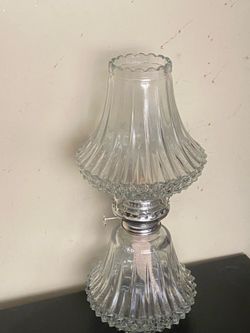 Vintage Cristal oil lamp Made in Australia so pretty for Decoration $20