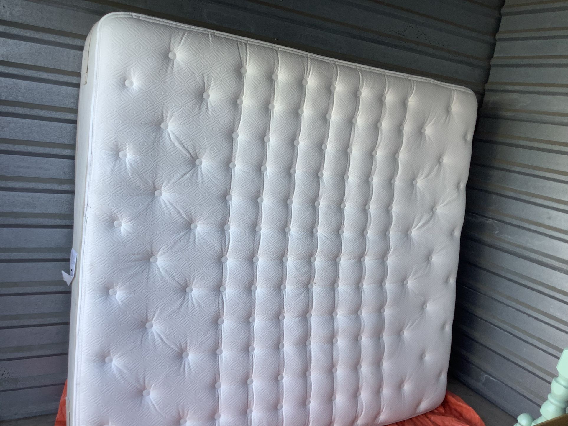 King Memory Foam Mattress doble pillow