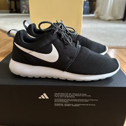 Nike Roshe Size 9