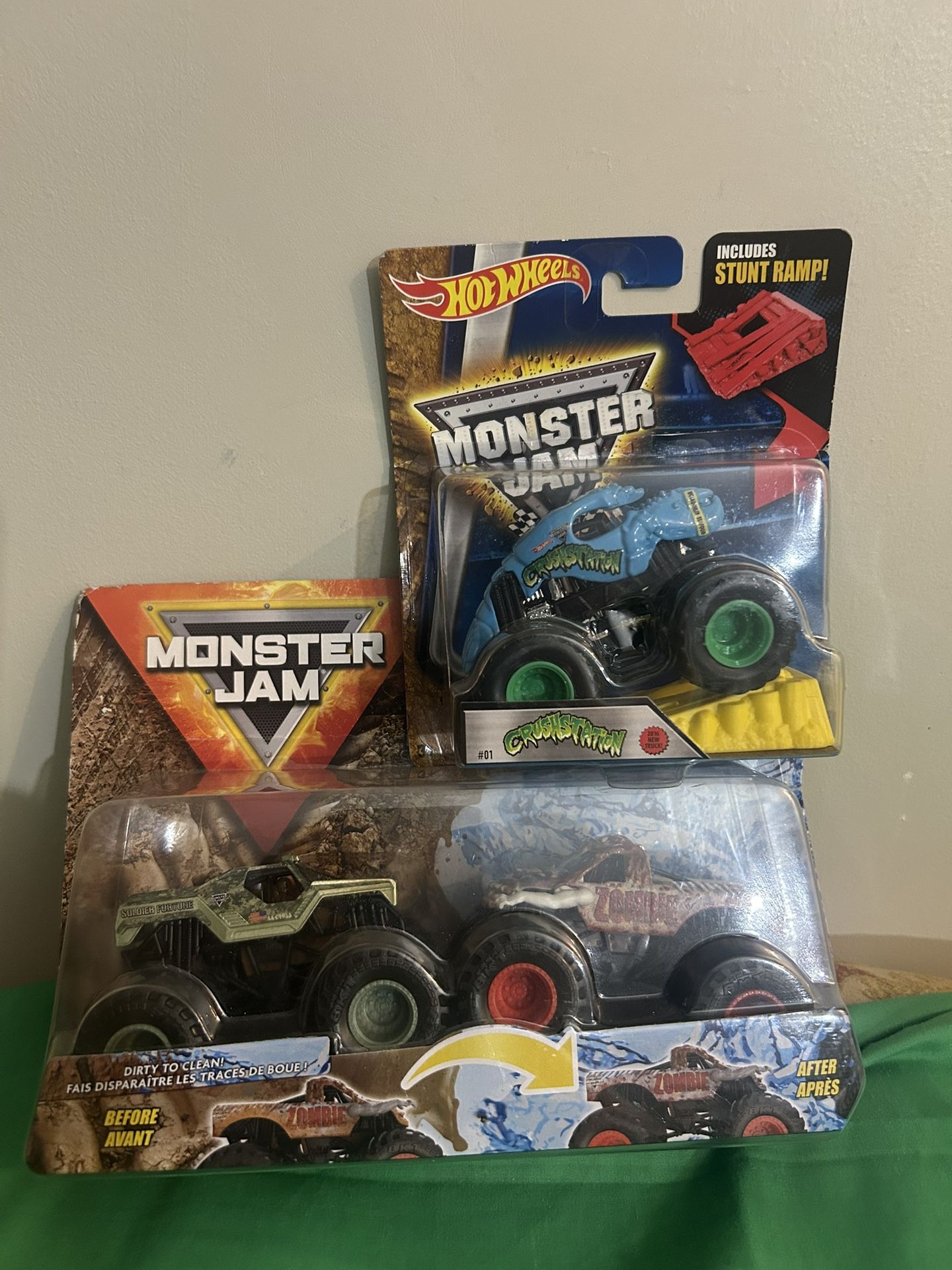 SET OF 2 Hot Wheels Monster Jam Crush station & Monster Jam Zombie NEW