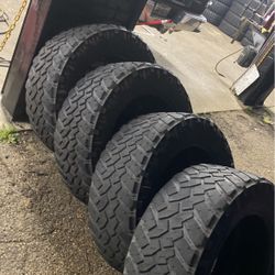 37x13.50/22 Nitto Trail Grappler MT