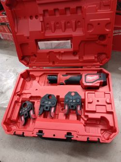 Milwaukee M18 Press Tool Kit with Jaws