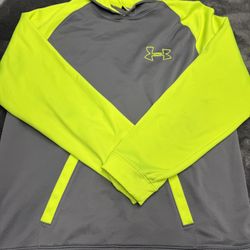 Under Armour Men’s XXL Hoodie in good shape!  