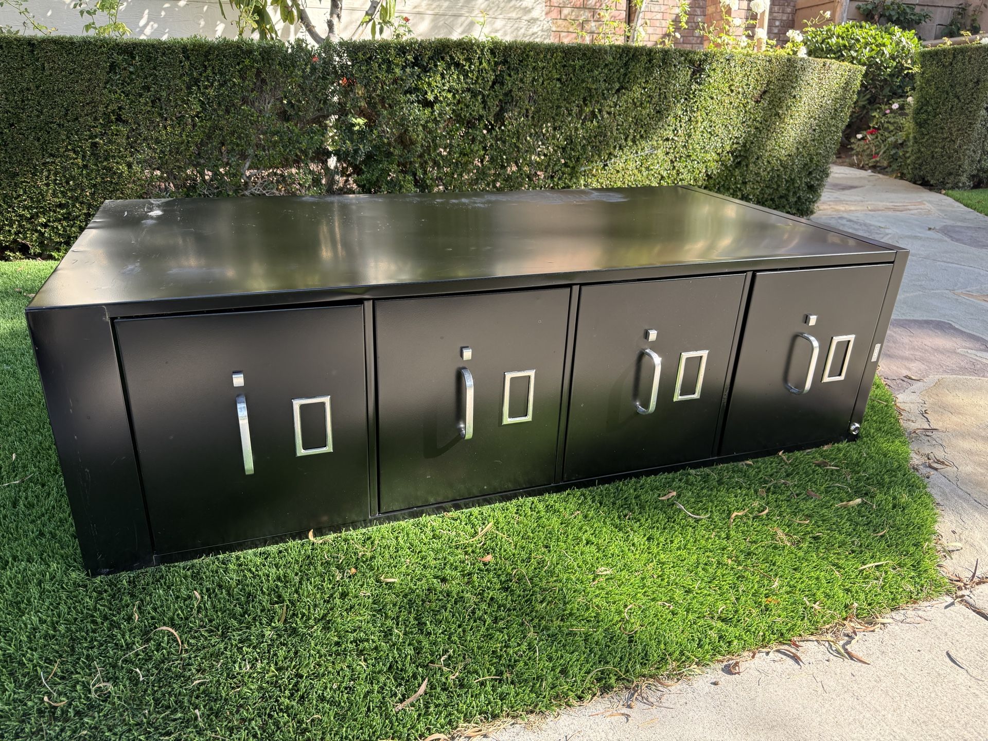 2 Metal File Cabinets 