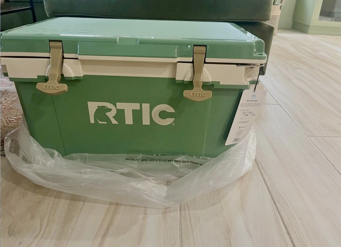 BRAND NEW RTIC 52 QT Hard Insulated Cooler Sage/ Beach Green