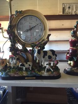 Cow Stand free clock