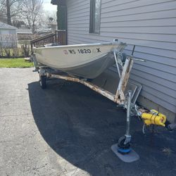 14 Ft Boat , 15 Hp Motor, Trolling Motor & Trailer