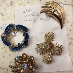 Selini Trifari Castle Cliff Lisner Brooches Lot 