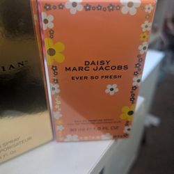Marc Jacobs Daisy 