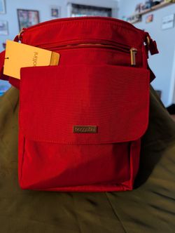 Red Baggalini Bag