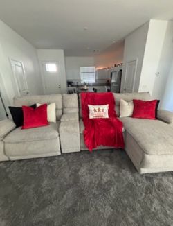 Gray Sectional Couch – Great Condition