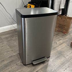 Stainless Steel Kohler Step Trash Bin (13 Gallon)