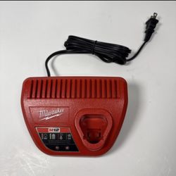 Milwaukee M12 Battery Charger