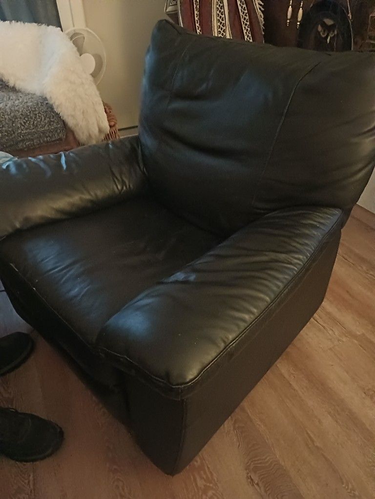 Black Leather Rocker Recliner