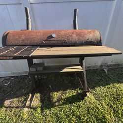  FREE!! Smoker Grill On Wheels