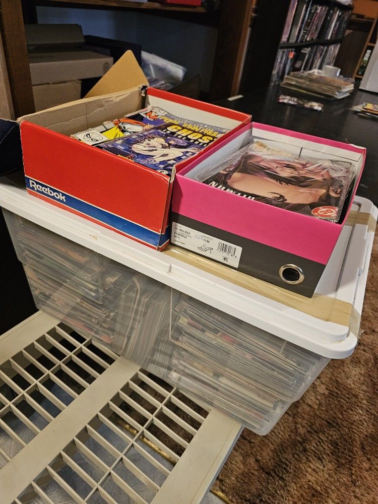 540+ mostly DC comic books
