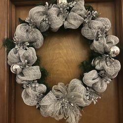 Silver Wreath 