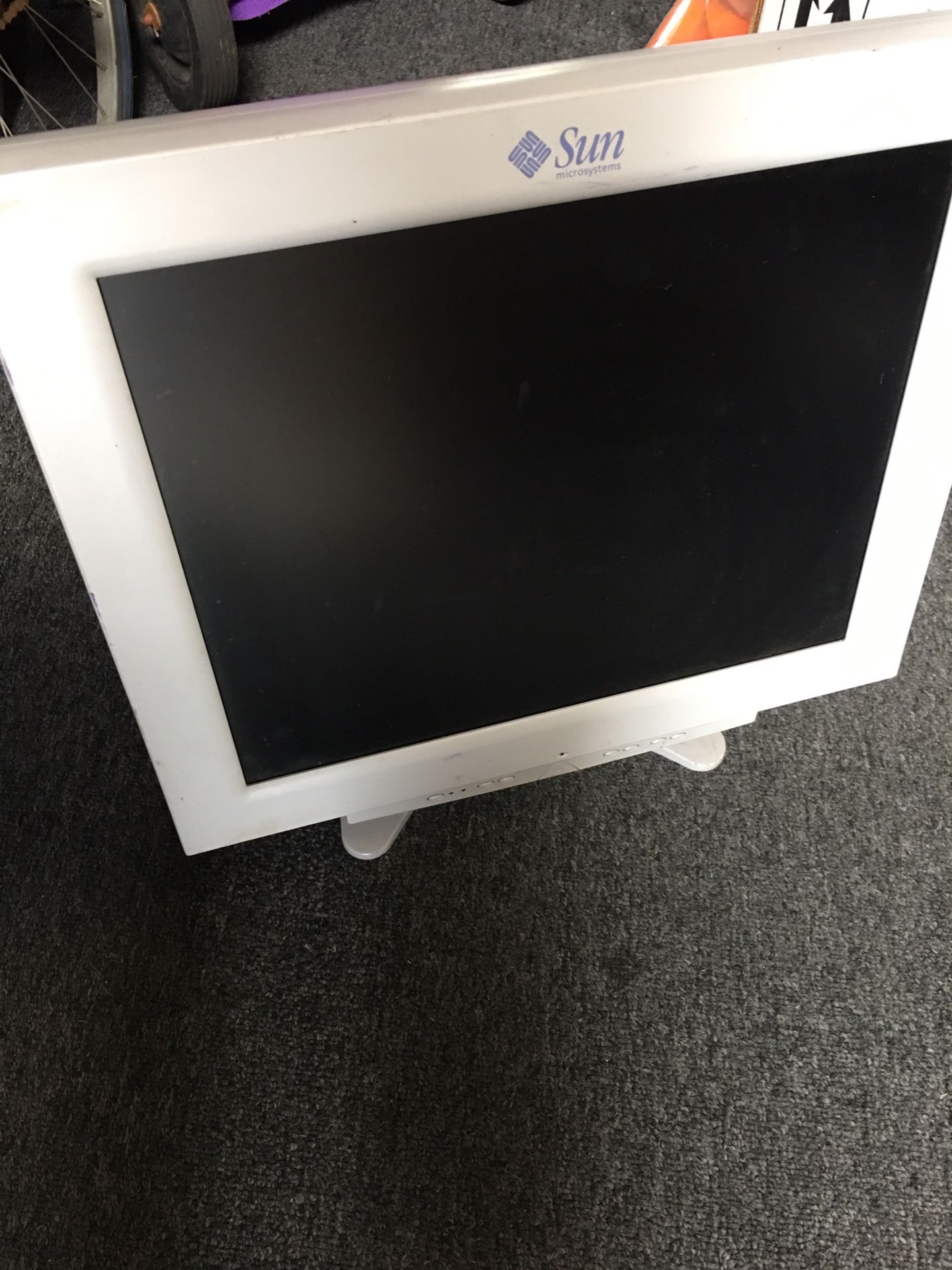 Computer Monitor 19”  Sun