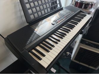 Yamaha PSR-225 Keyboard + Stand