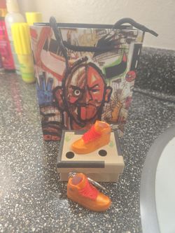 Nike jump man key chain.