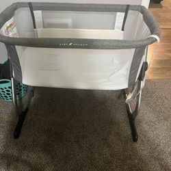 Baby Delight Bedside Bassinet 