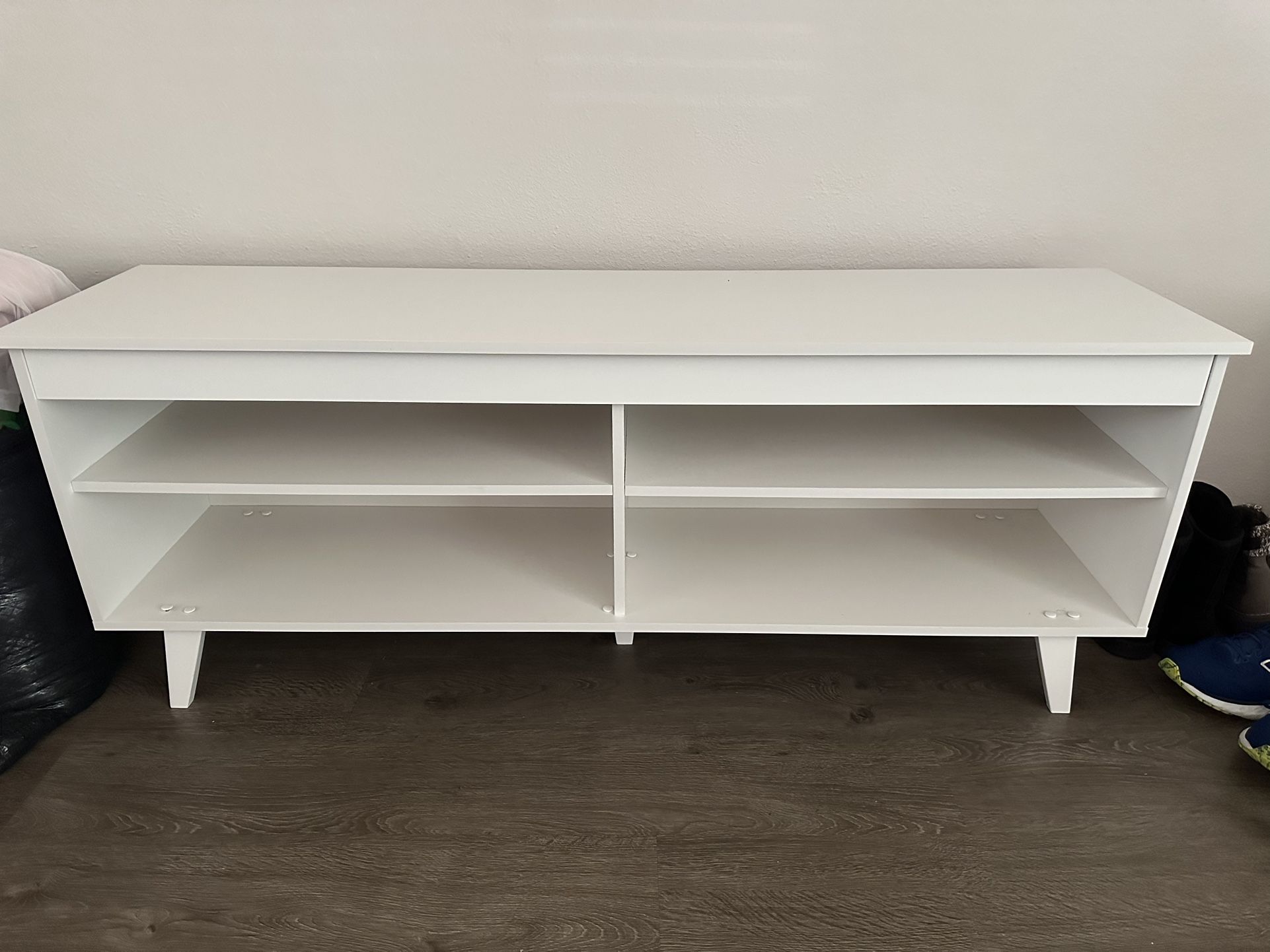 White tv Stand 