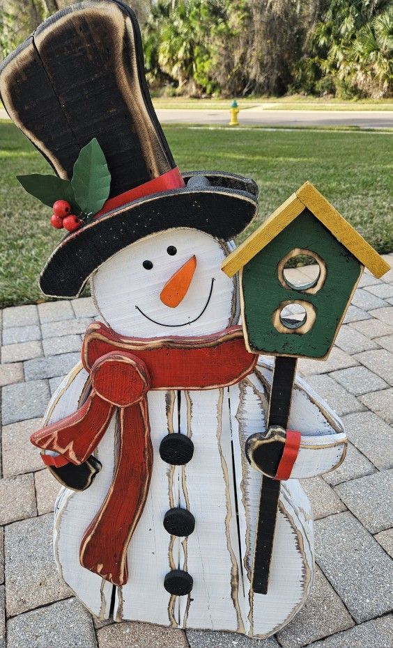 Bird Buddy Wooden Snowman Statue
39" X 18" 