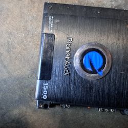  Planet Audio AC1500.1M Monoblock Car Amplifier.