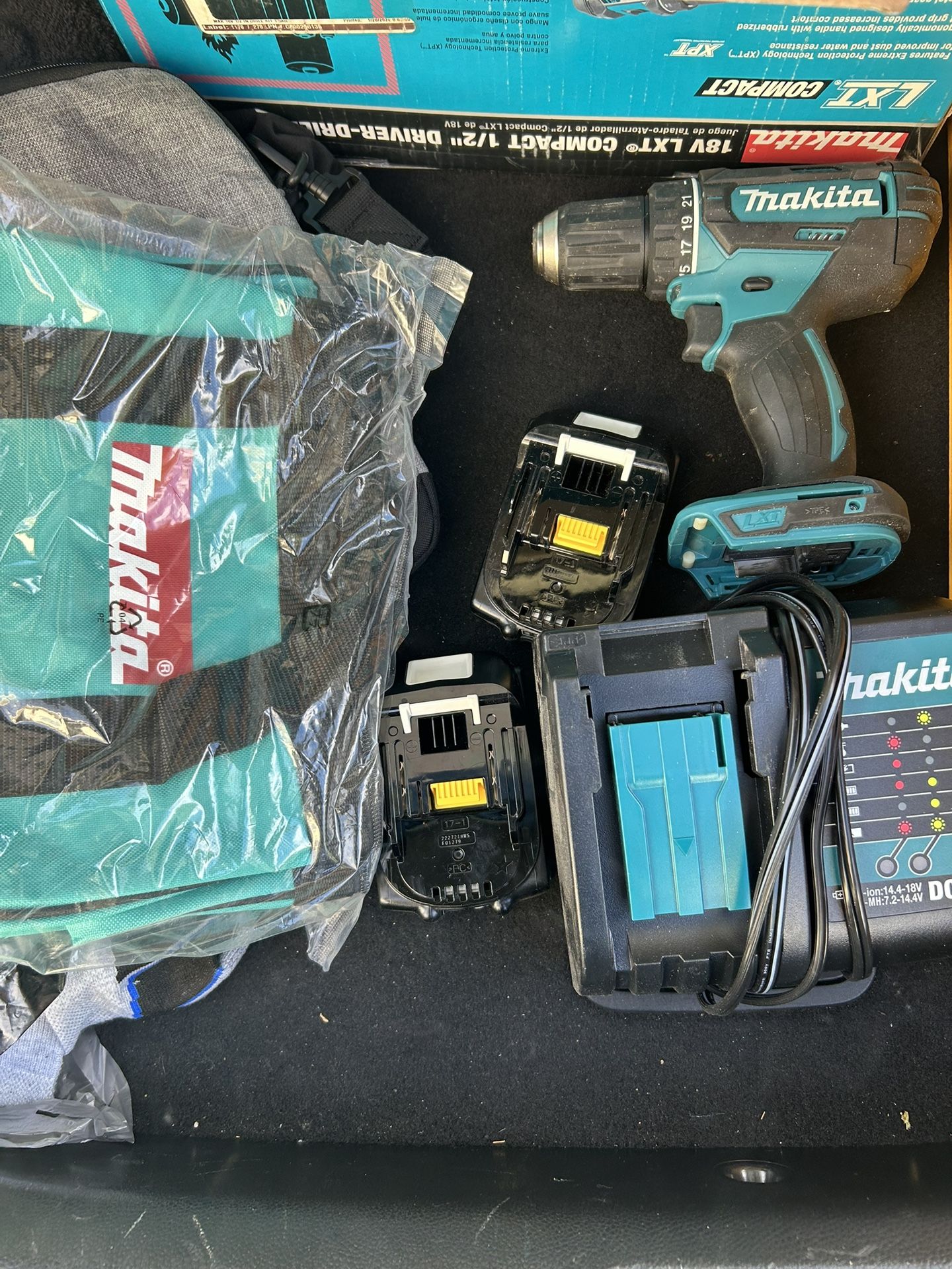 Makita 1.5 Ah 18V LXT Lithium-Ion Compact Cordless 1/2 in. Variable Speed Driver Drill Kit with Tool Bag