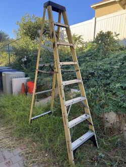 8 ft. Fiberglass Step Ladder  Husky