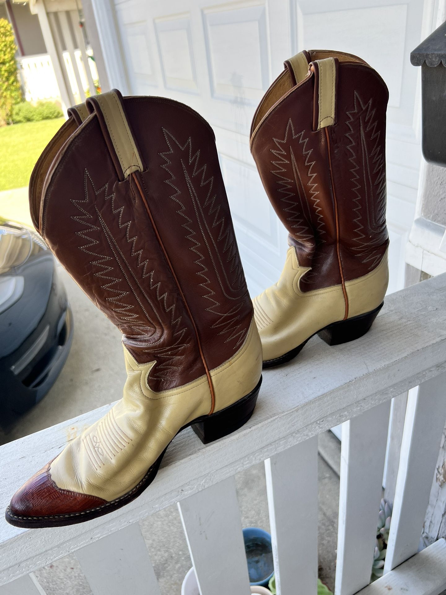 Tony Lama 6216 Vintage Gold Label Wingtip Boots “Camarillo 13” Size 81/2D