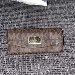 Michael kors wallet