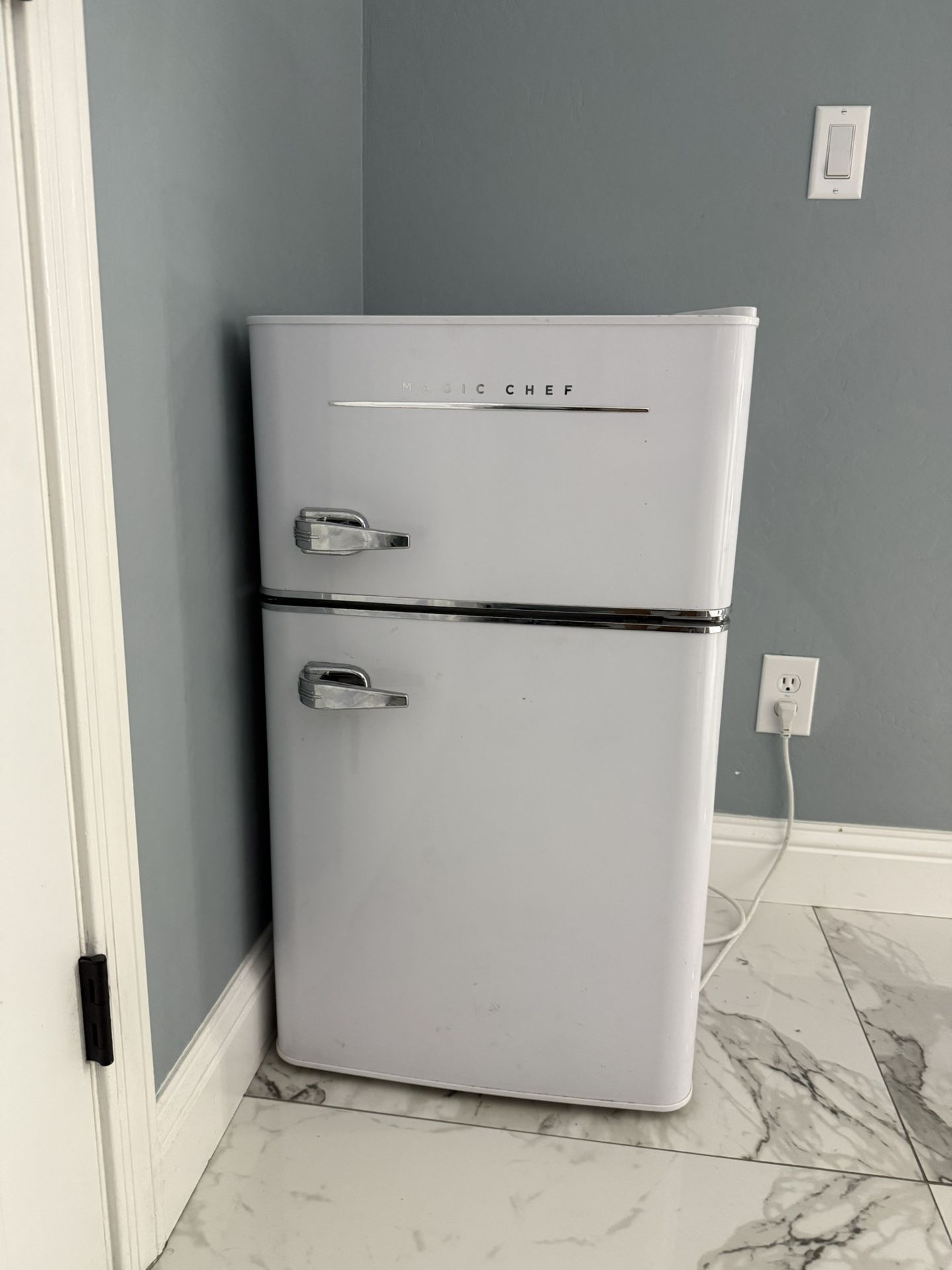 Magic Chef Retro Mini Fridge