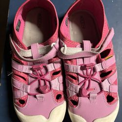 Keens Sandals Pink Size 6 NWOB