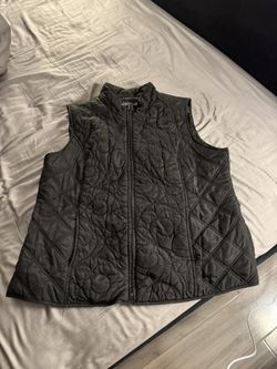 Relativity Women’s Nylon Light Puffer Vest. Women’s Size: XL. Black. Snow/Ski/Snowboard/Rain/Cold 