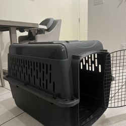 Petmate Pet Porter Traditional Travel Dog Kennel Portable Plastic Carrier, Small to Medium 28" for Dogs 20-30 Ib, Gray